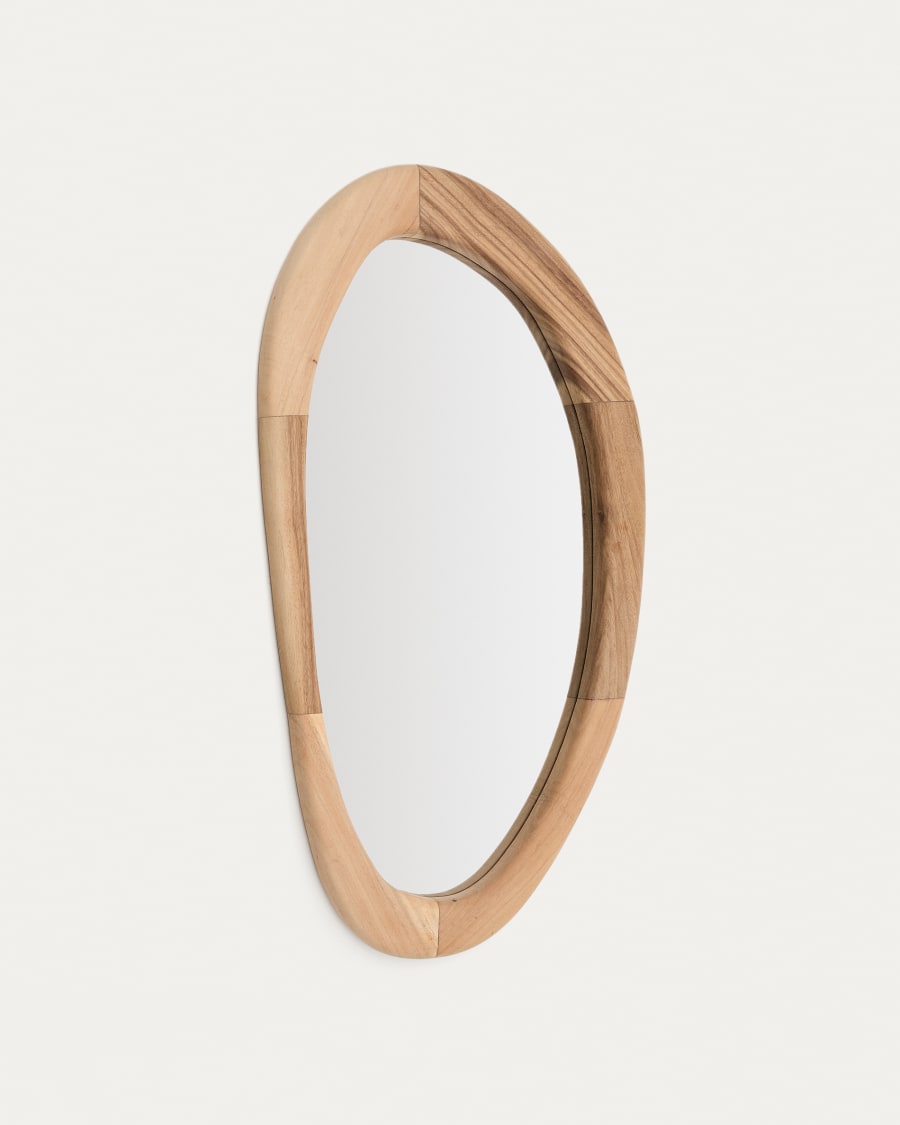 Espejo Selem de madera de Kave Home.