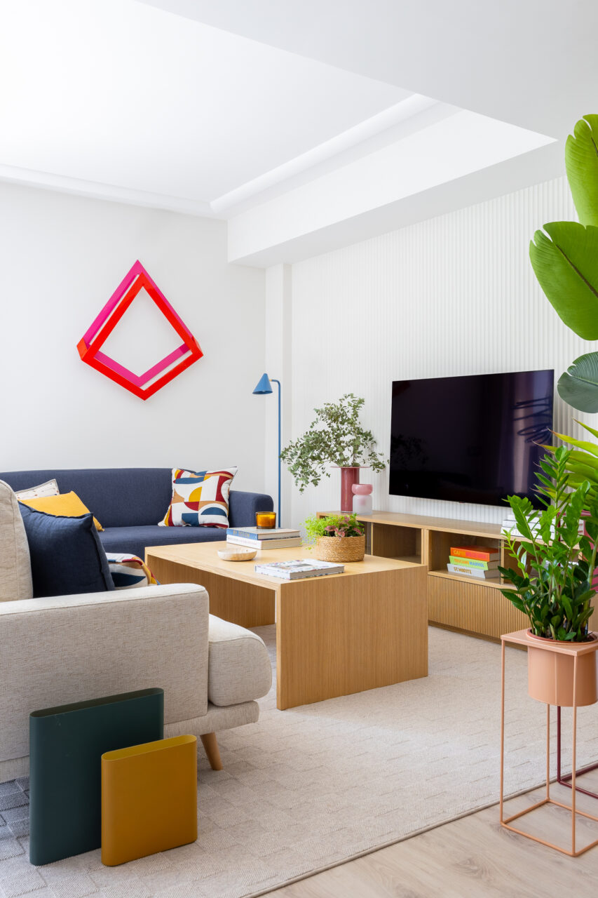 Salón en vivienda de Colmenar Vieja con interiorismo de María del Valle.