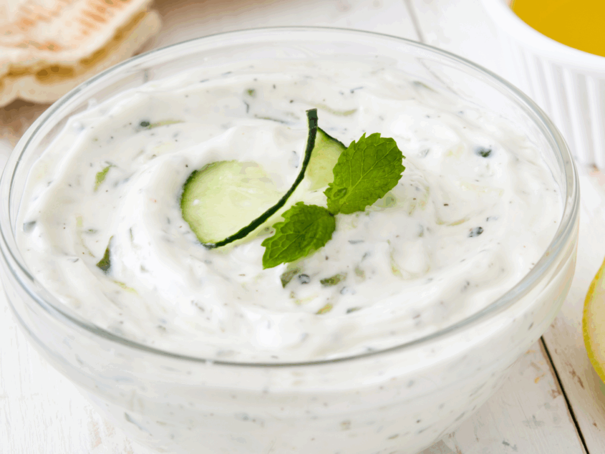 Tzatziki: una salsa mediterránea que captura la esencia de Grecia
