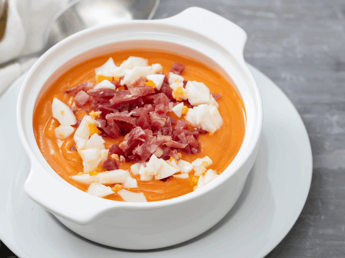 Salmorejo Cordobés: receta tradicional y fresca para el verano